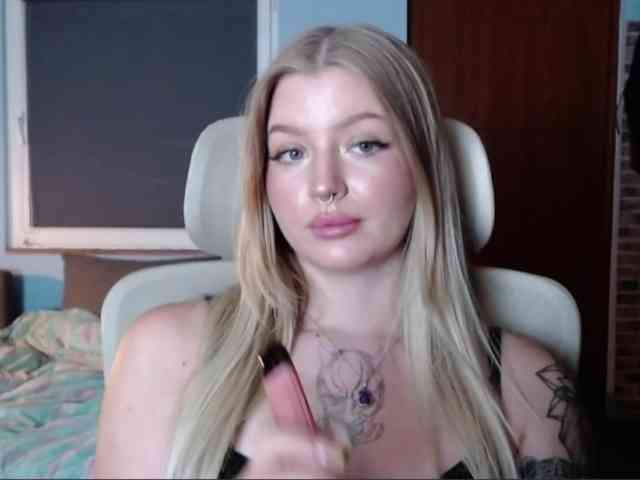 CamilaLove webcam