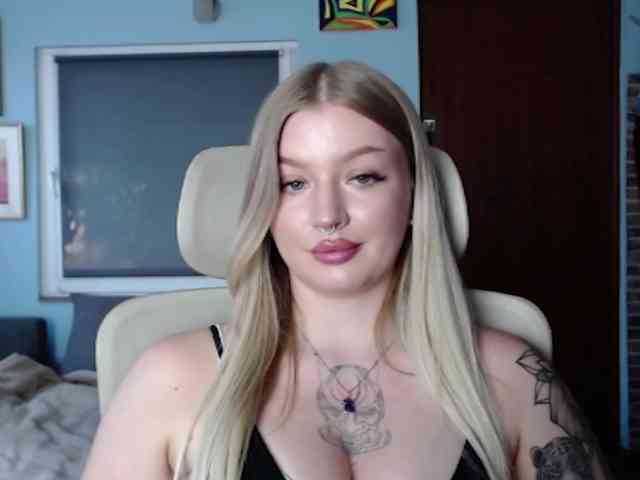 CamilaLove webcam