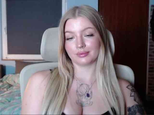 CamilaLove webcam