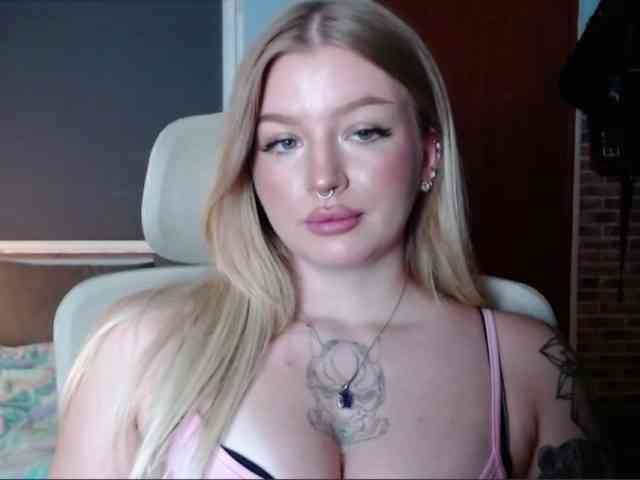 CamilaLove webcam