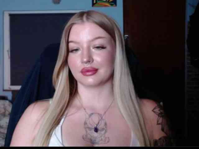CamilaLove webcam