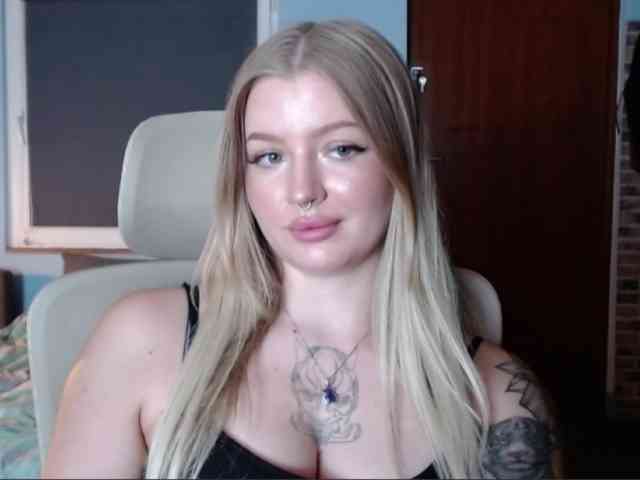 CamilaLove webcam