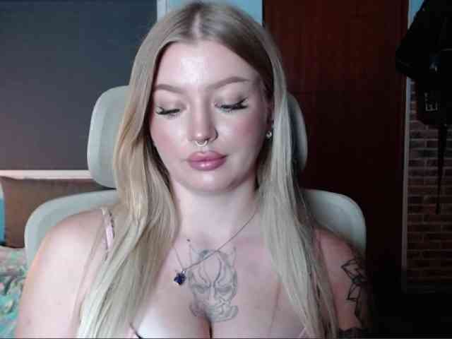 CamilaLove webcam