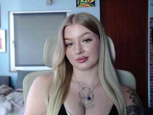CamilaLove webcam