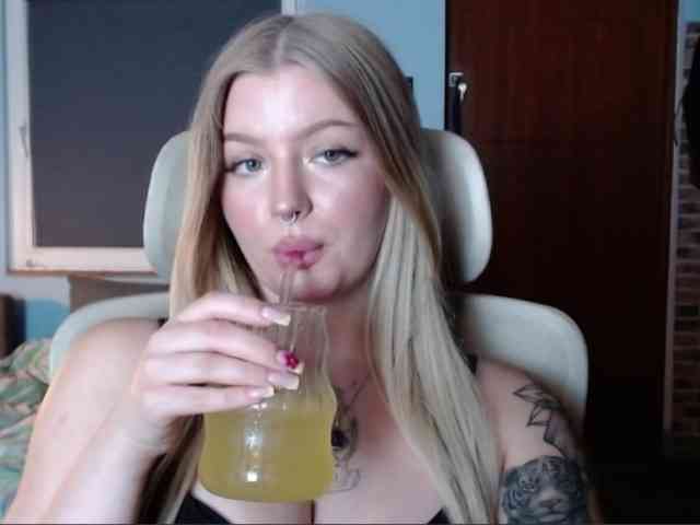 CamilaLove webcam