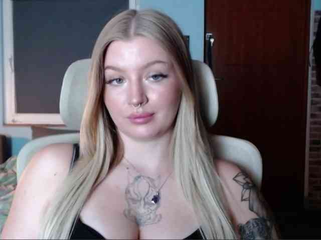 CamilaLove webcam