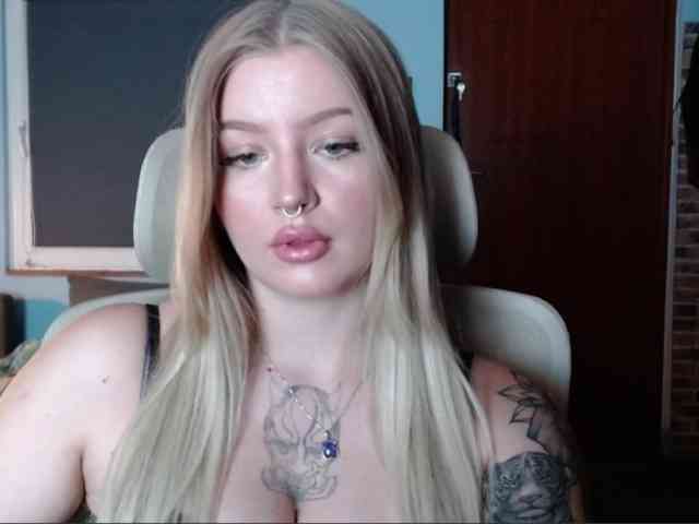 CamilaLove webcam
