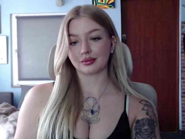 CamilaLove webcam