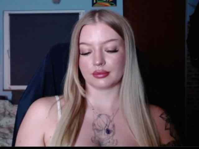 CamilaLove webcam