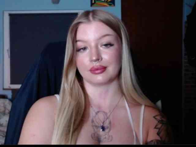 CamilaLove webcam
