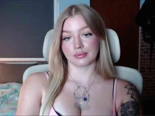 CamilaLove webcam
