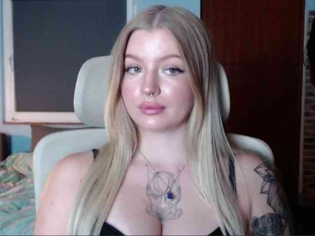 CamilaLove webcam