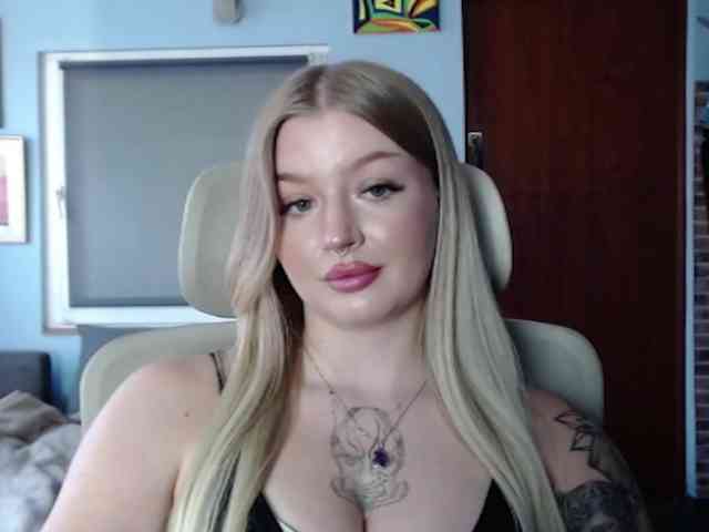 CamilaLove webcam