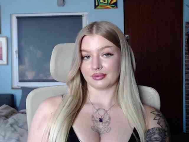 CamilaLove webcam