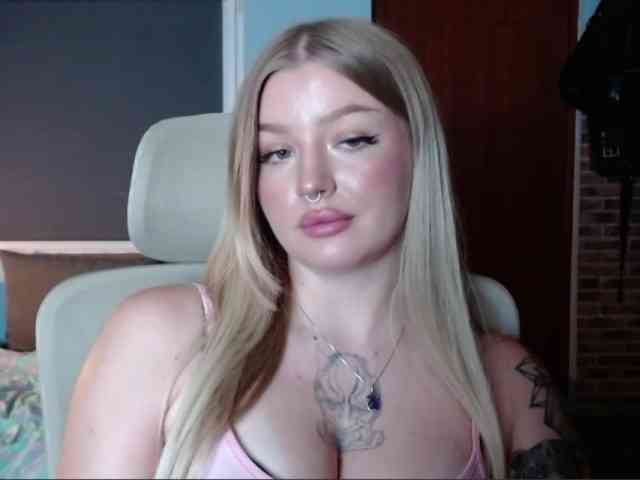 CamilaLove webcam