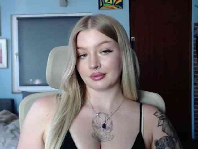 CamilaLove webcam