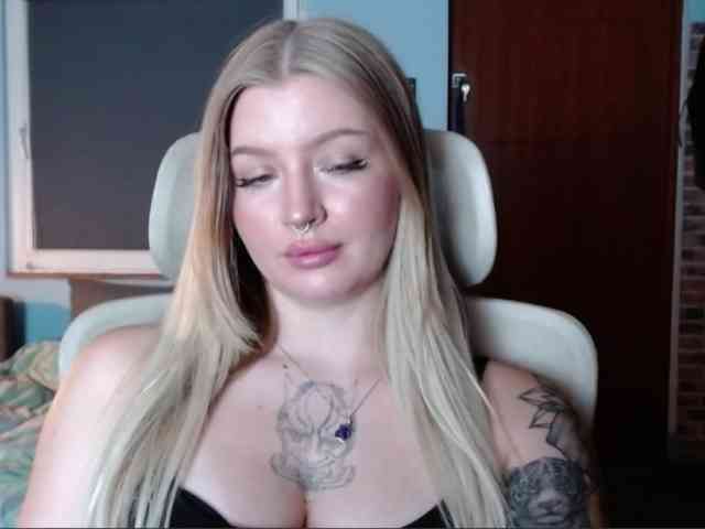 CamilaLove webcam