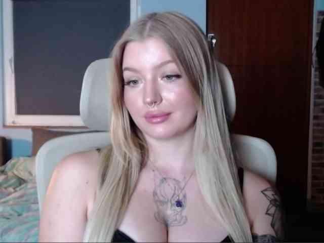 CamilaLove webcam