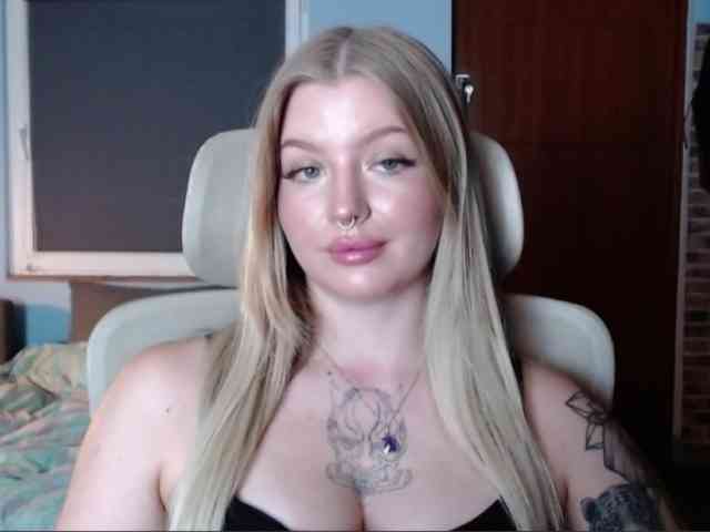 CamilaLove webcam
