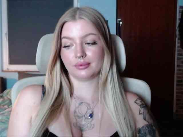 CamilaLove webcam