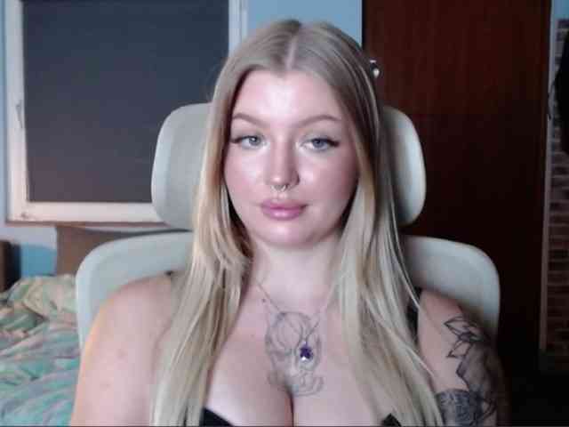 CamilaLove webcam