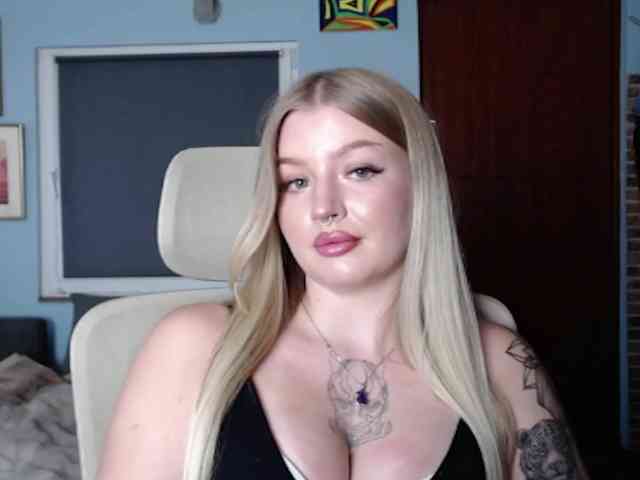 CamilaLove webcam