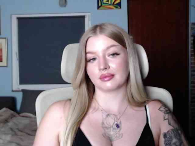 CamilaLove webcam