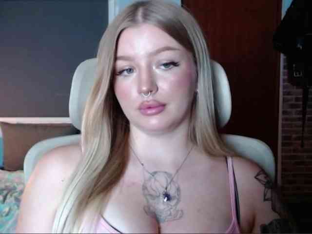 CamilaLove webcam