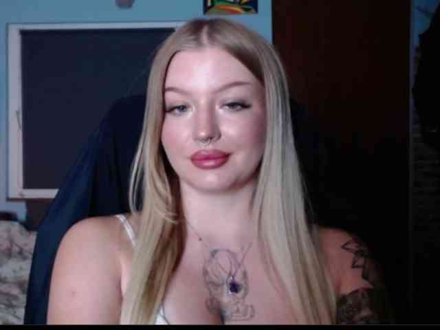 CamilaLove webcam