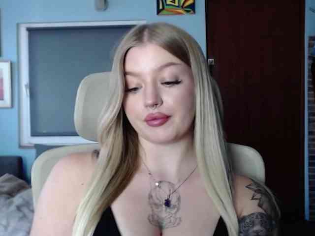 CamilaLove webcam