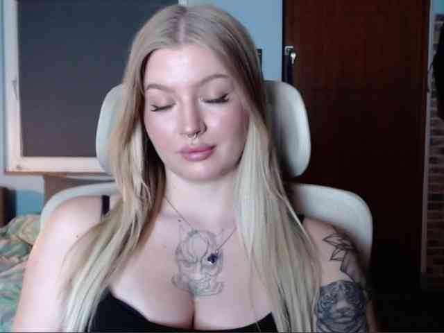 CamilaLove webcam