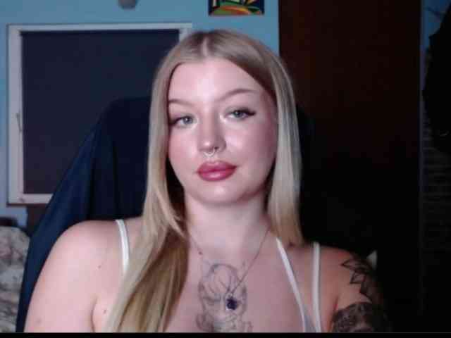CamilaLove webcam