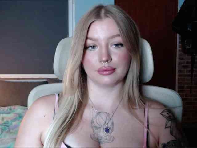 CamilaLove webcam