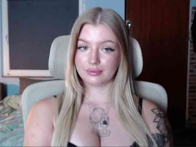 CamilaLove webcam