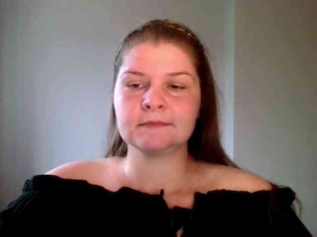 CarolineKiss webcam