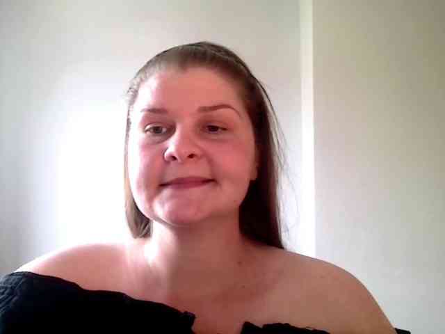 CarolineKiss webcam