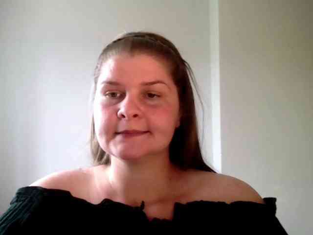 CarolineKiss webcam