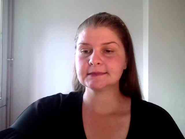 CarolineKiss webcam