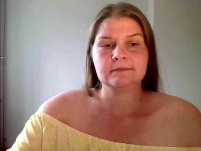 CarolineKiss webcam