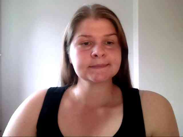 CarolineKiss webcam