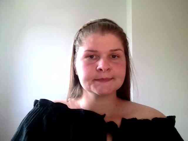 CarolineKiss webcam
