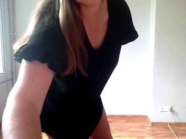 CarolineKiss webcam