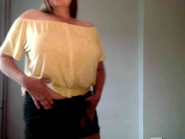 CarolineKiss webcam