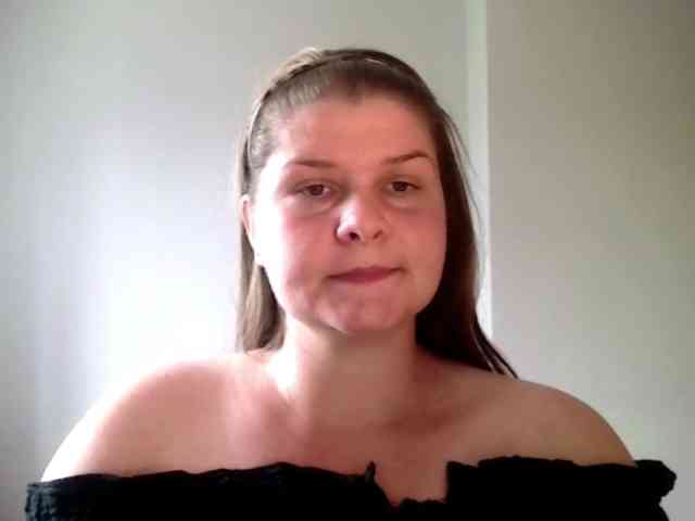 CarolineKiss webcam