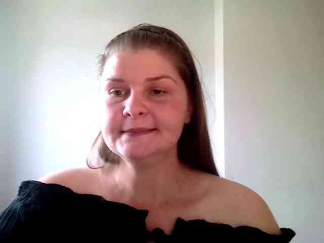 CarolineKiss webcam