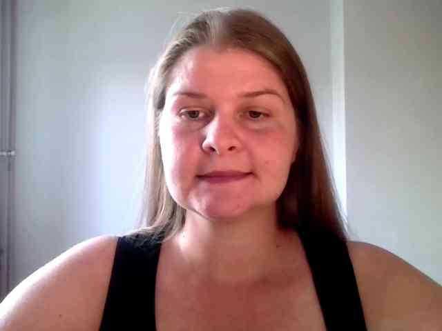 CarolineKiss webcam