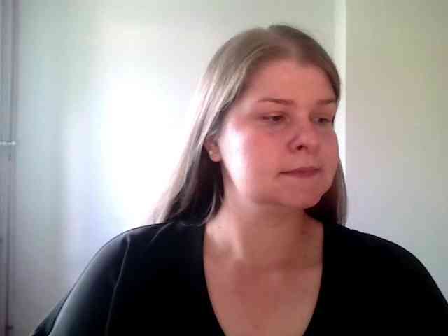 CarolineKiss webcam