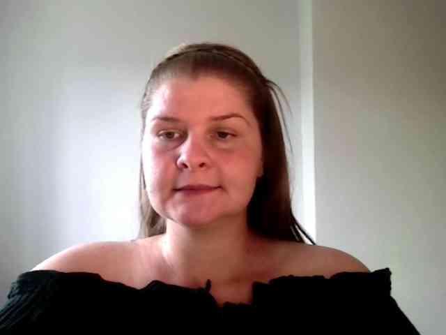 CarolineKiss webcam