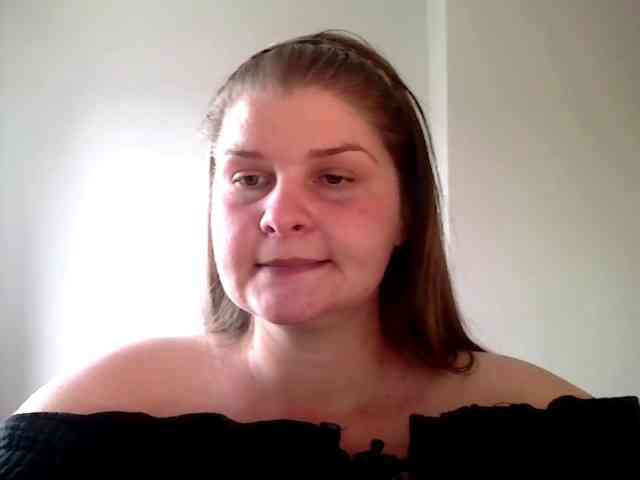CarolineKiss webcam