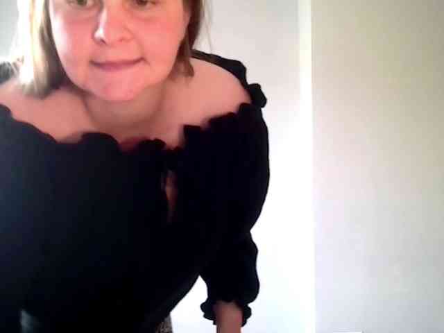 CarolineKiss webcam